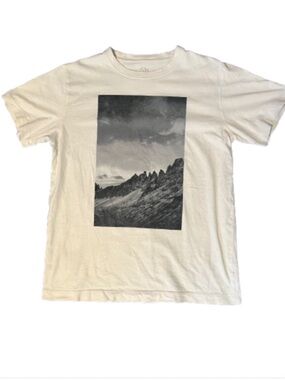 Original use men’s cream mountains and sky tee shirt